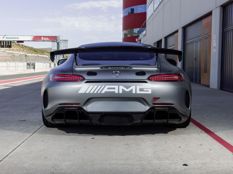  Mercedes-AMG GT4 (C190) 2017 года  (фото 6 из 43)